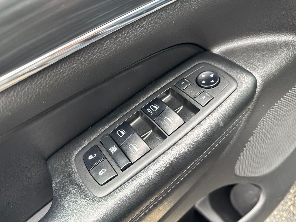 used 2019 Jeep Grand Cherokee car, priced at $16,777