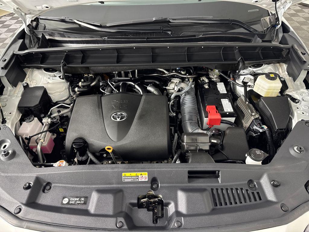 used 2022 Toyota Highlander car, priced at $34,350
