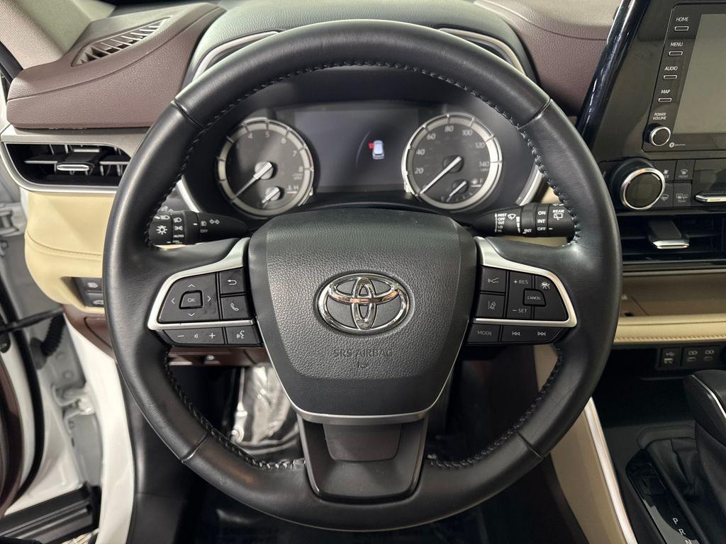 used 2022 Toyota Highlander car, priced at $34,350