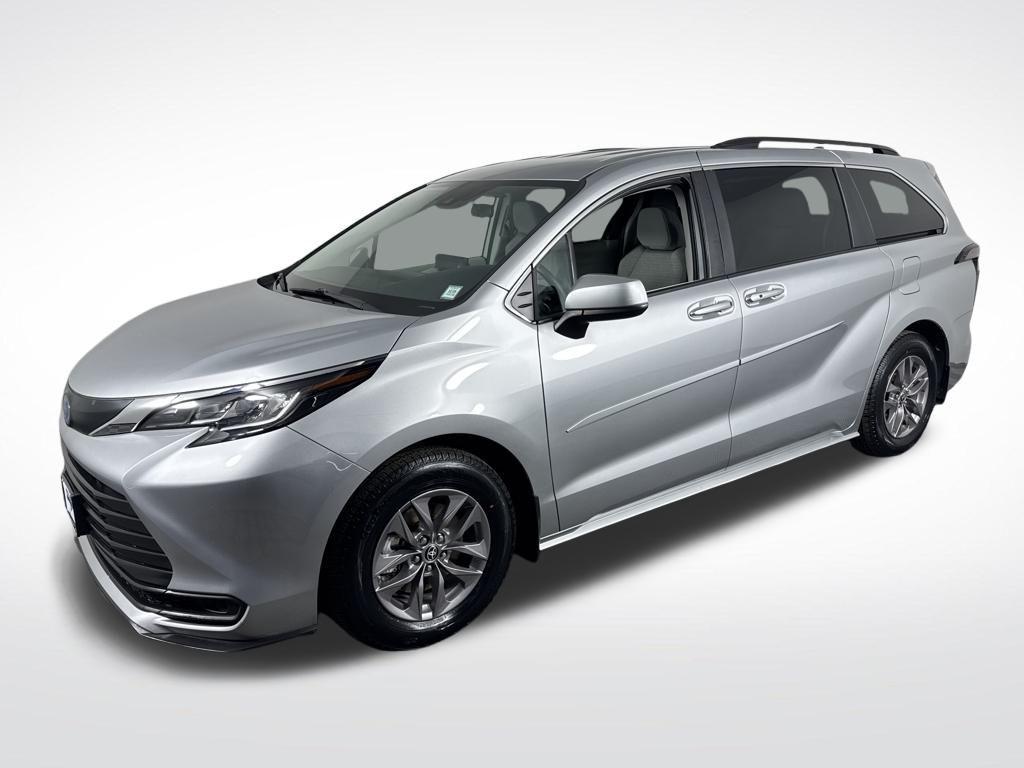used 2023 Toyota Sienna car, priced at $37,940
