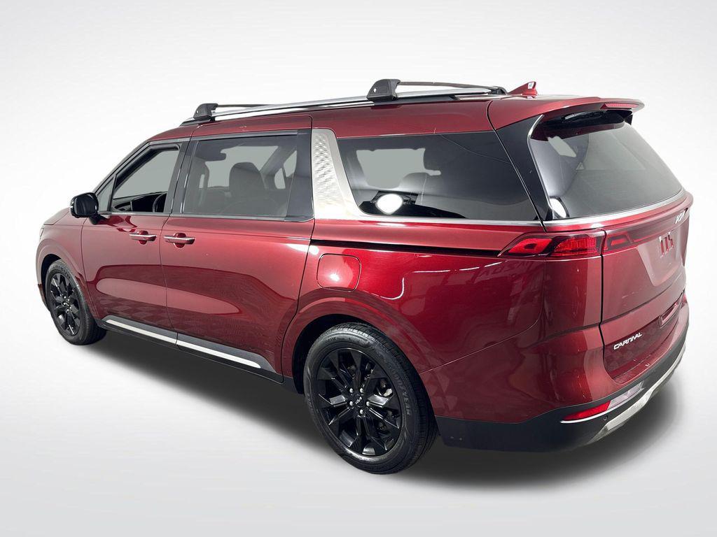 used 2023 Kia Carnival car, priced at $30,633