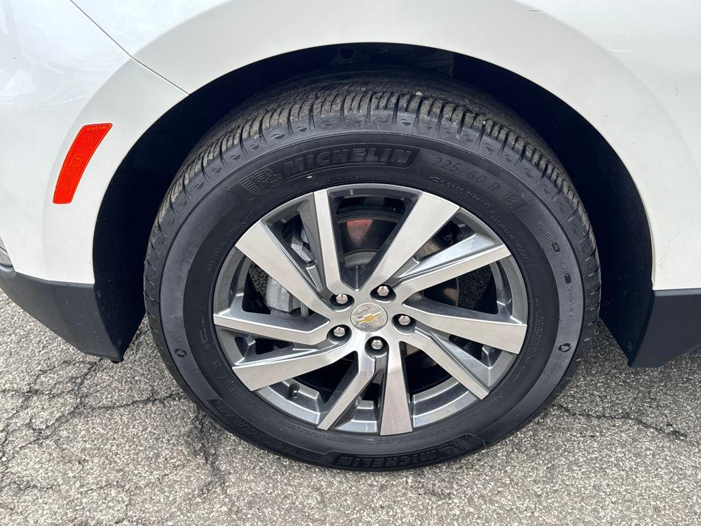 used 2022 Chevrolet Equinox car, priced at $21,547