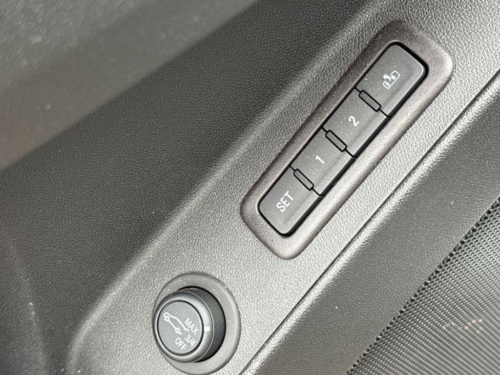 used 2022 Chevrolet Equinox car, priced at $21,547