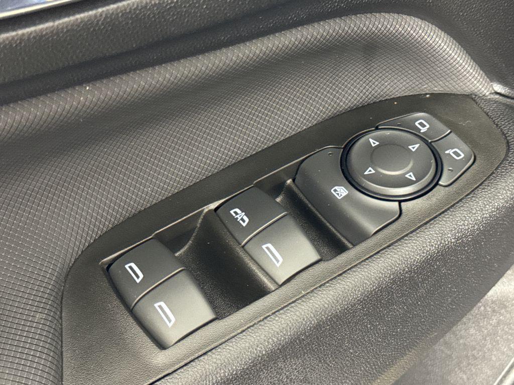 used 2023 Chevrolet Equinox car, priced at $23,617