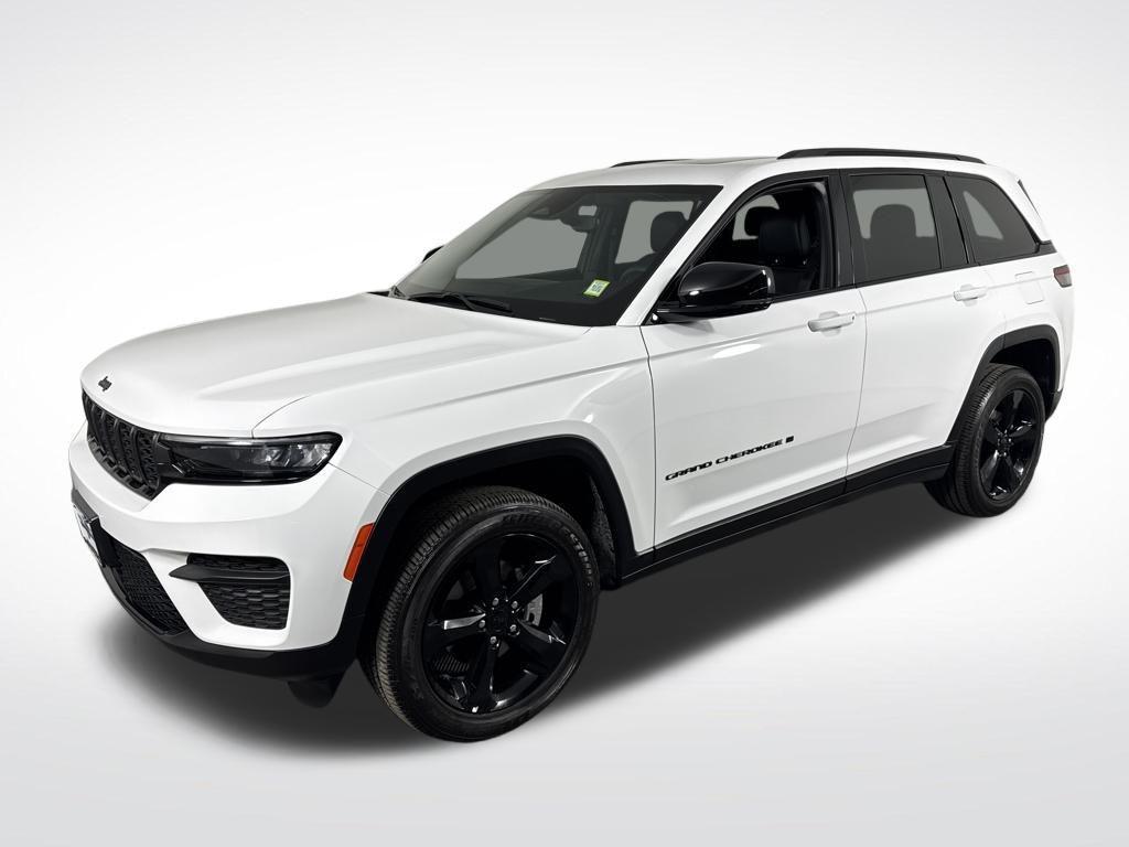 used 2024 Jeep Grand Cherokee car, priced at $34,299
