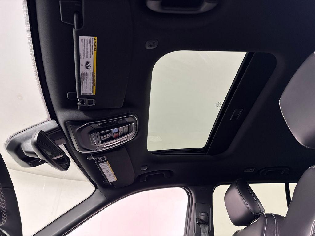 used 2024 Jeep Grand Cherokee car, priced at $34,299