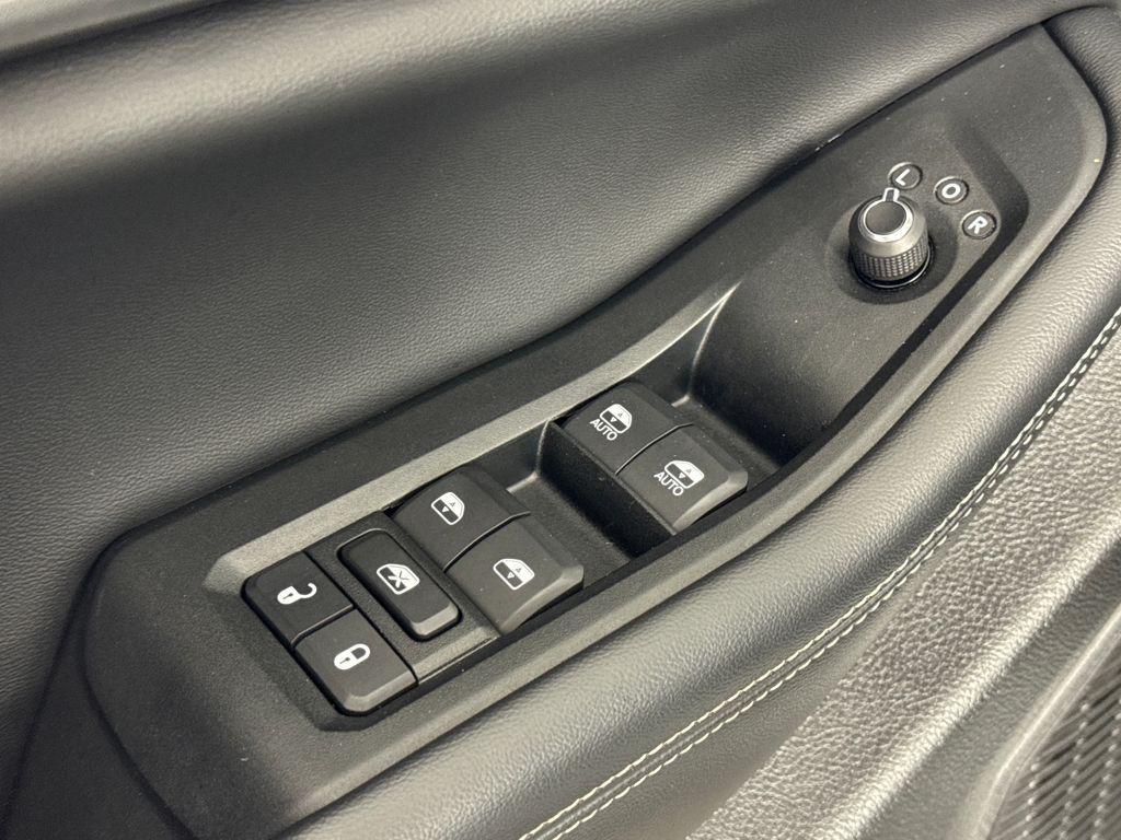 used 2024 Jeep Grand Cherokee car, priced at $34,299