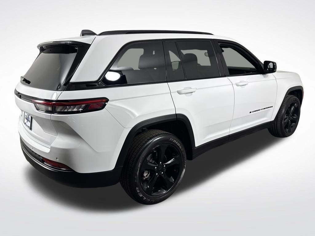 used 2024 Jeep Grand Cherokee car, priced at $34,299