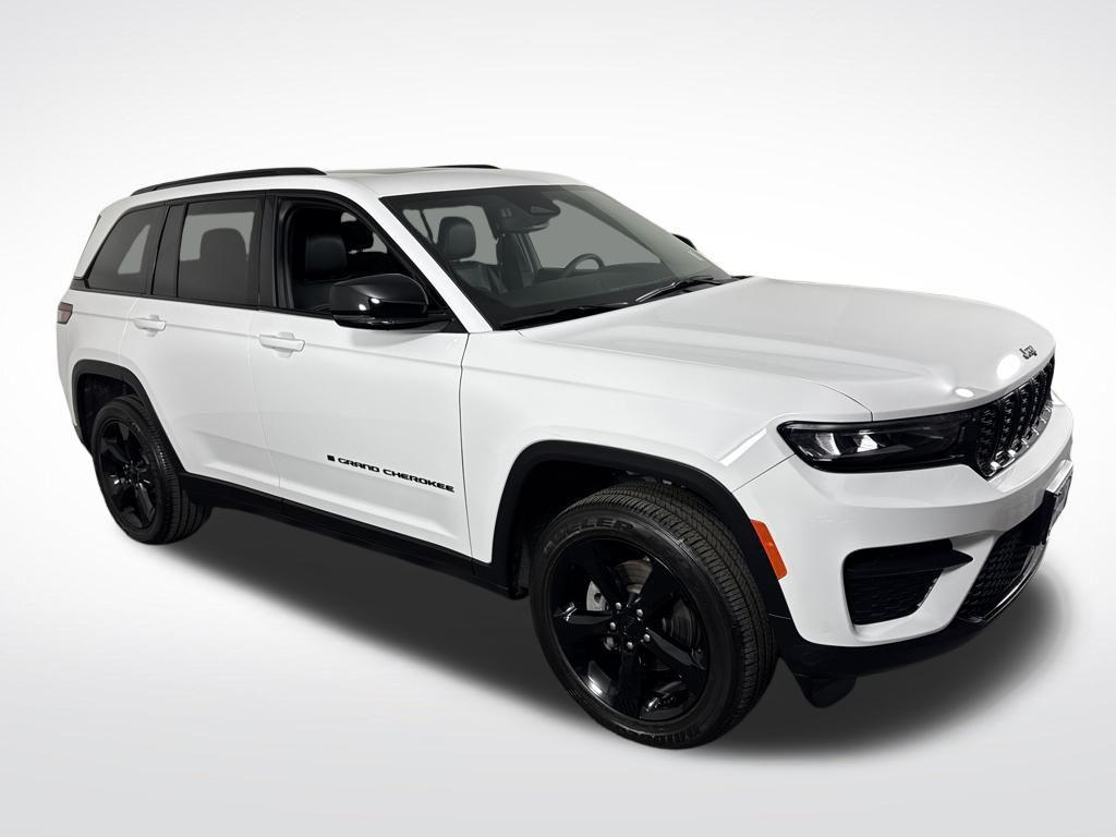 used 2024 Jeep Grand Cherokee car, priced at $34,299