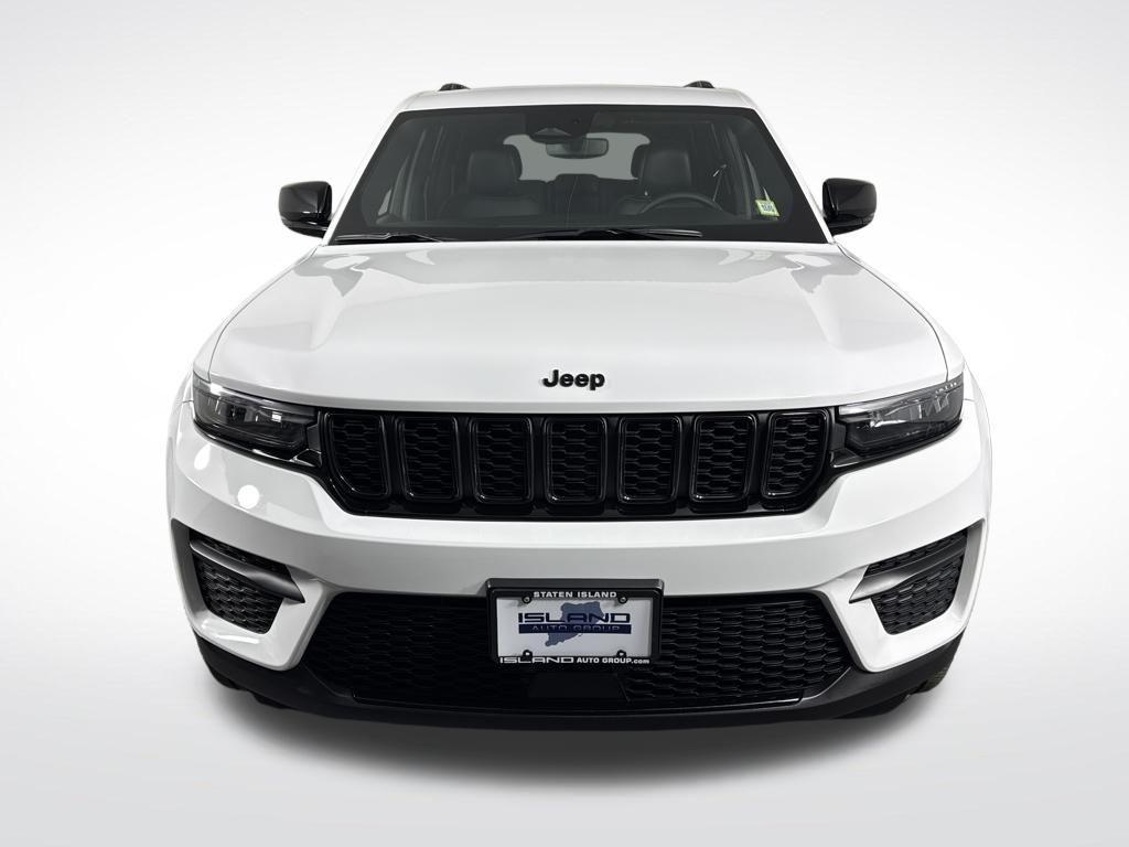 used 2024 Jeep Grand Cherokee car, priced at $34,299