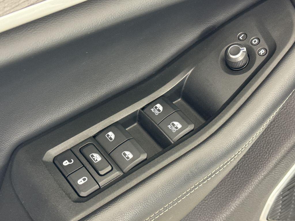 used 2021 Jeep Grand Cherokee L car, priced at $28,980
