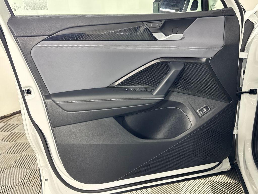 used 2025 Volkswagen Tiguan car, priced at $32,580