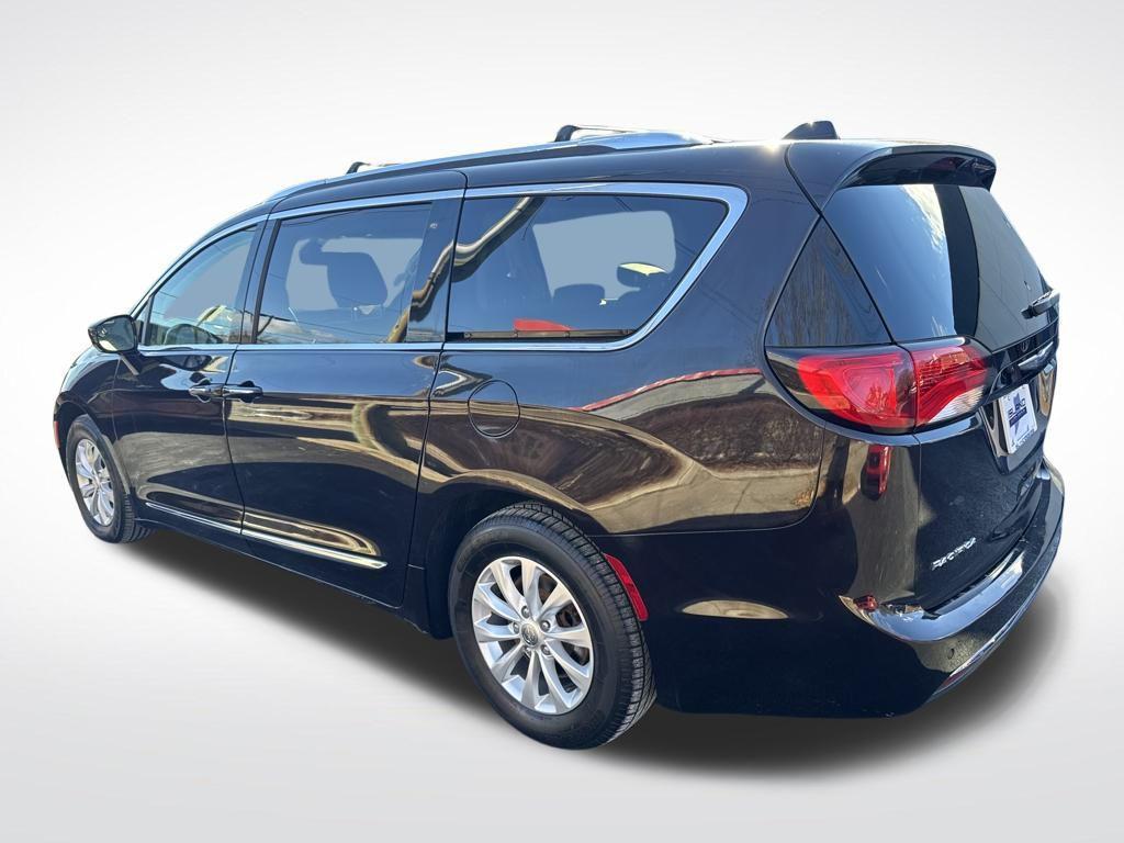 used 2018 Chrysler Pacifica car, priced at $14,678