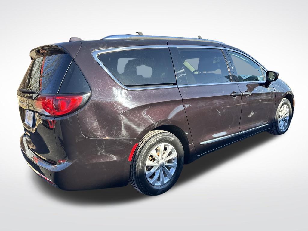used 2018 Chrysler Pacifica car, priced at $14,678