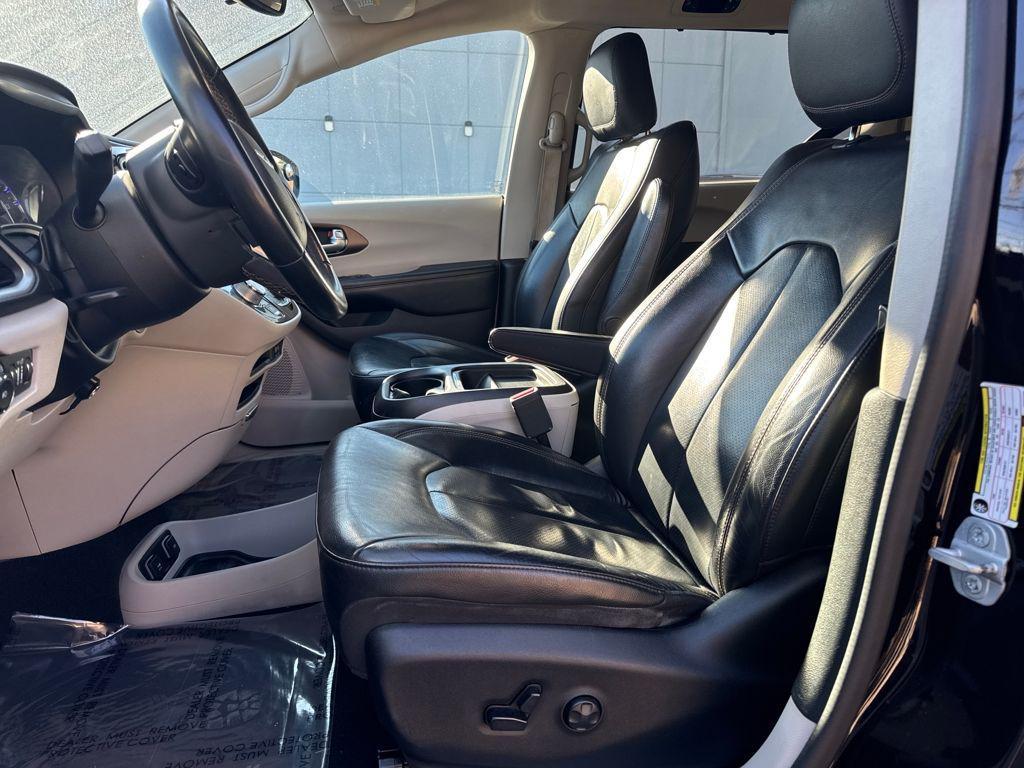 used 2018 Chrysler Pacifica car, priced at $14,678