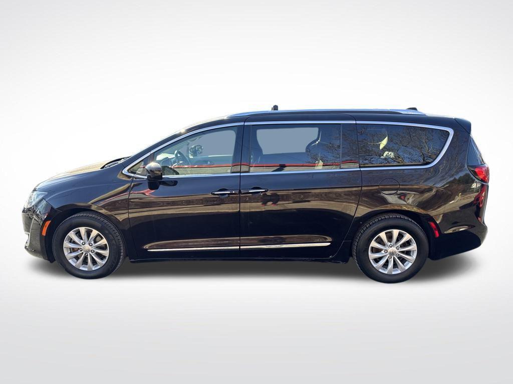 used 2018 Chrysler Pacifica car, priced at $14,678