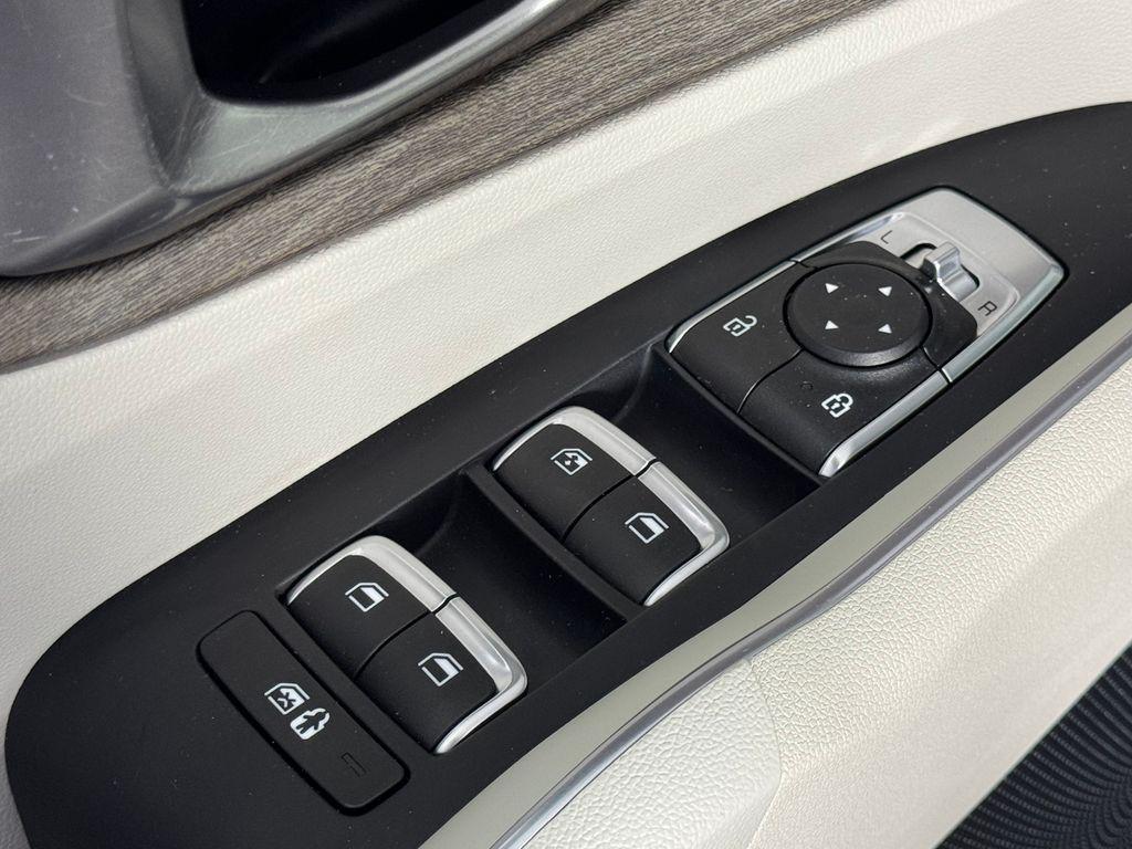used 2023 Kia Sorento car, priced at $27,411