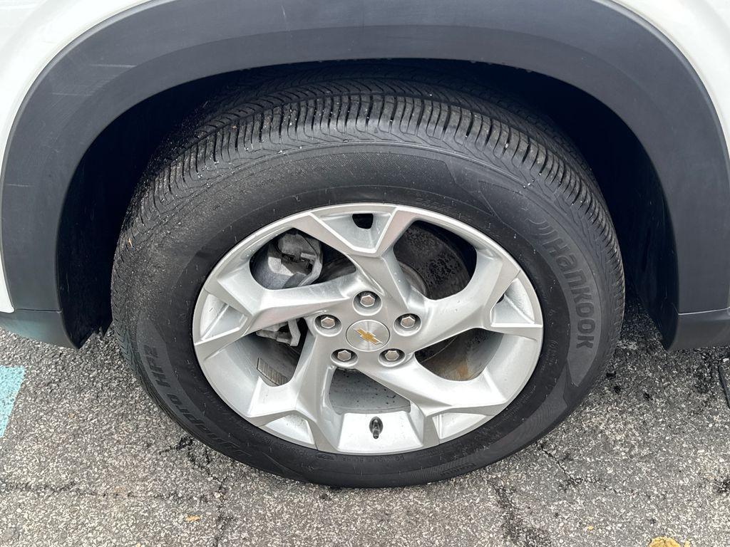 used 2025 Chevrolet Trax car, priced at $20,164