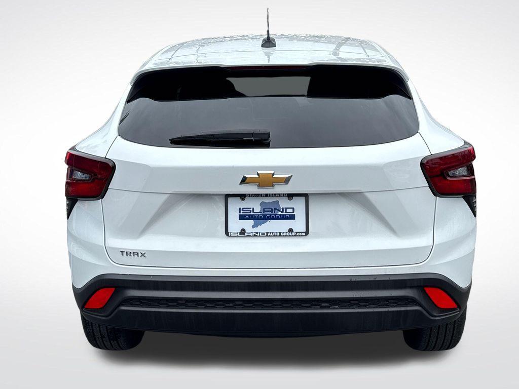 used 2025 Chevrolet Trax car, priced at $20,164