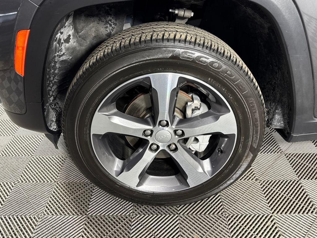 used 2024 Jeep Grand Cherokee car, priced at $36,946