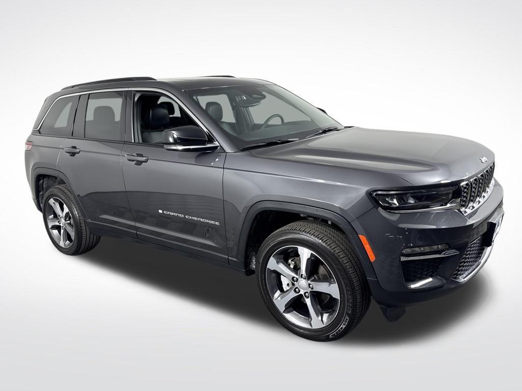 used 2024 Jeep Grand Cherokee car, priced at $36,946