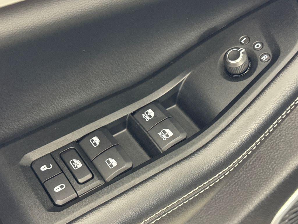 used 2024 Jeep Grand Cherokee car, priced at $36,946