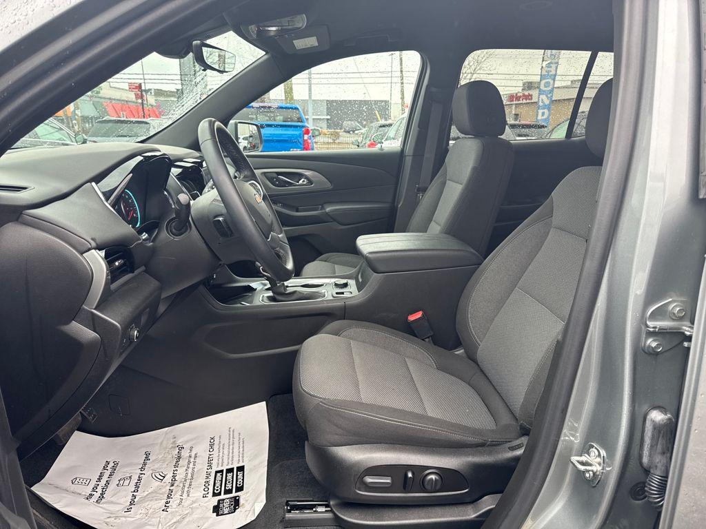 used 2023 Chevrolet Traverse car, priced at $27,174