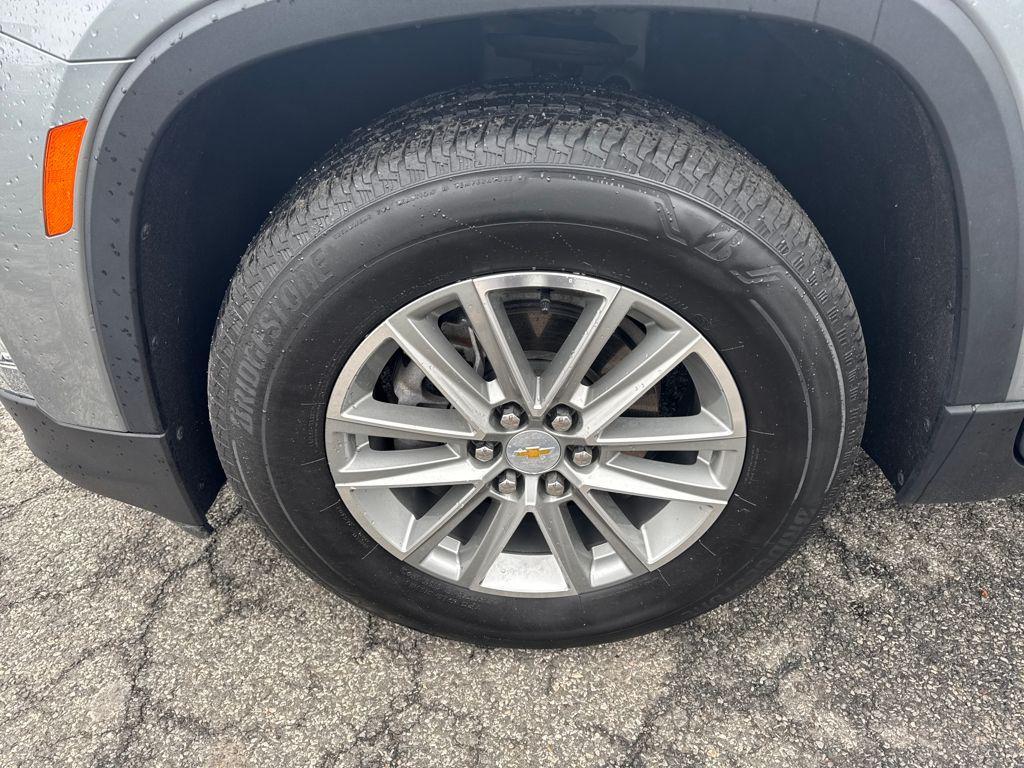 used 2023 Chevrolet Traverse car, priced at $27,174