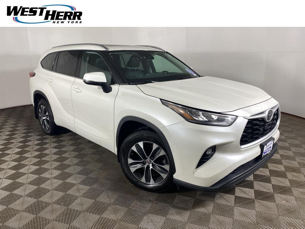 used 2020 Toyota Highlander car, priced at $24,236
