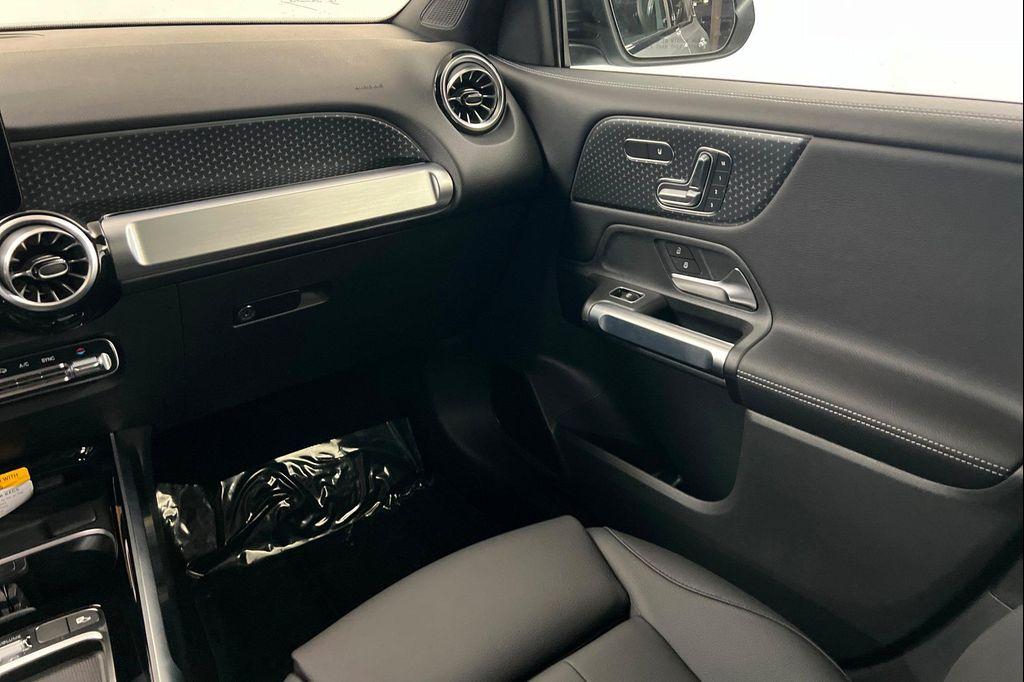 new 2026 Mercedes-Benz GLB 250 car, priced at $57,454
