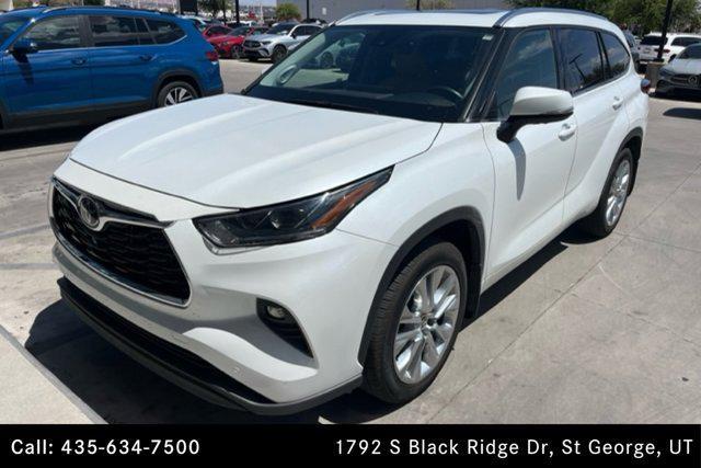 used 2022 Toyota Highlander car, priced at $32,499