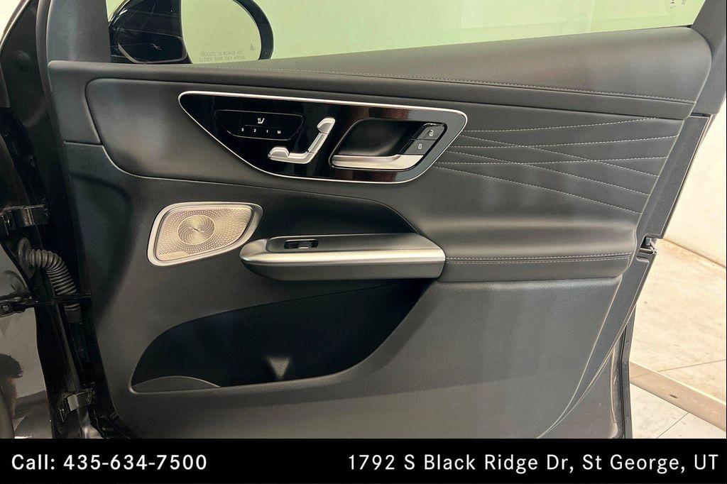 Mercedes-Benz GLC view 22