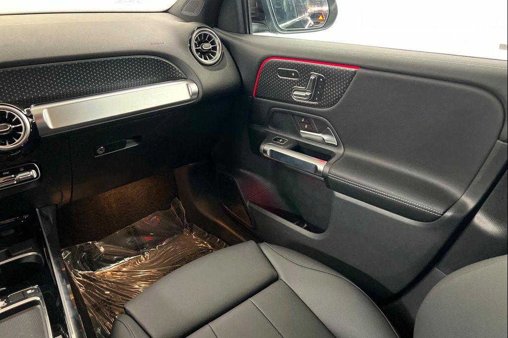 new 2026 Mercedes-Benz GLB 250 car, priced at $55,604