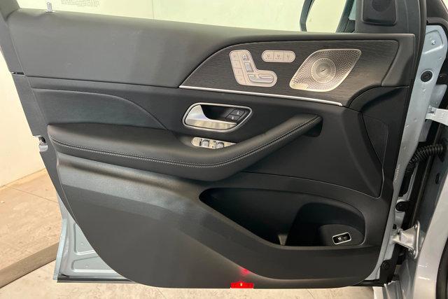 new 2026 Mercedes-Benz GLS 450 car, priced at $105,604