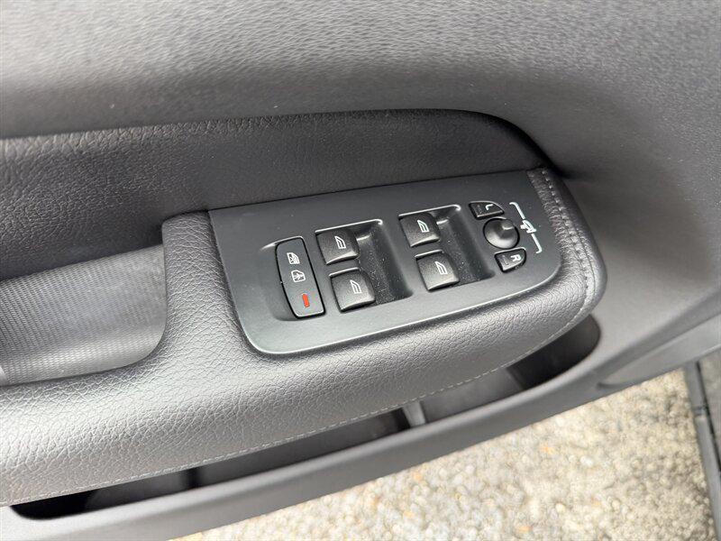 used 2020 Volvo XC60 car, priced at $22,989