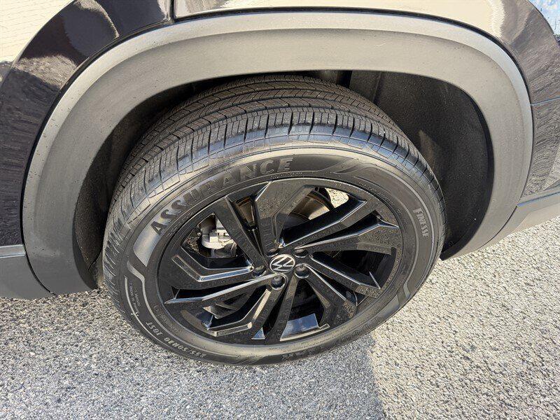 used 2022 Volkswagen Atlas car, priced at $25,989