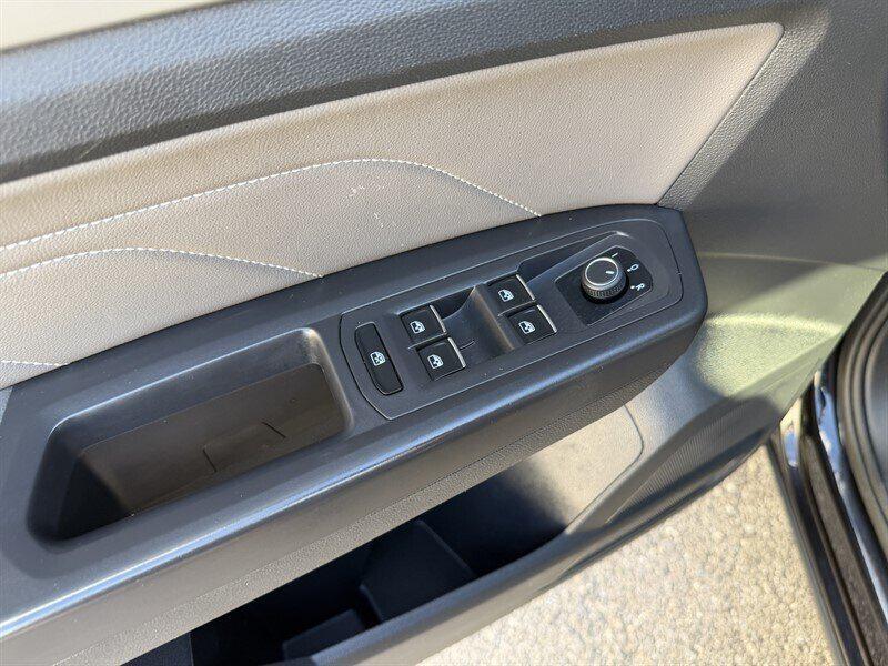 used 2022 Volkswagen Atlas car, priced at $25,989