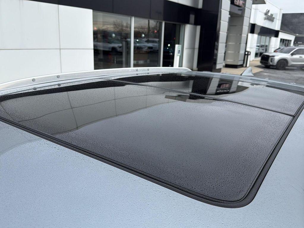 used 2024 Cadillac XT5 car, priced at $42,900