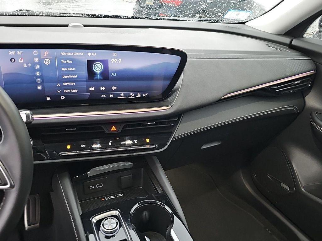 used 2025 Buick Envision car, priced at $33,790