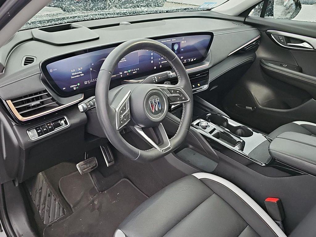 used 2025 Buick Envision car, priced at $33,790