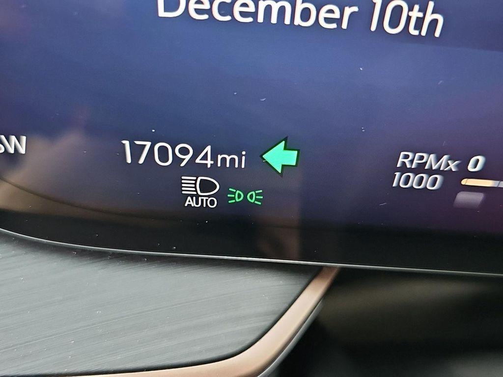 used 2025 Buick Envision car, priced at $33,790