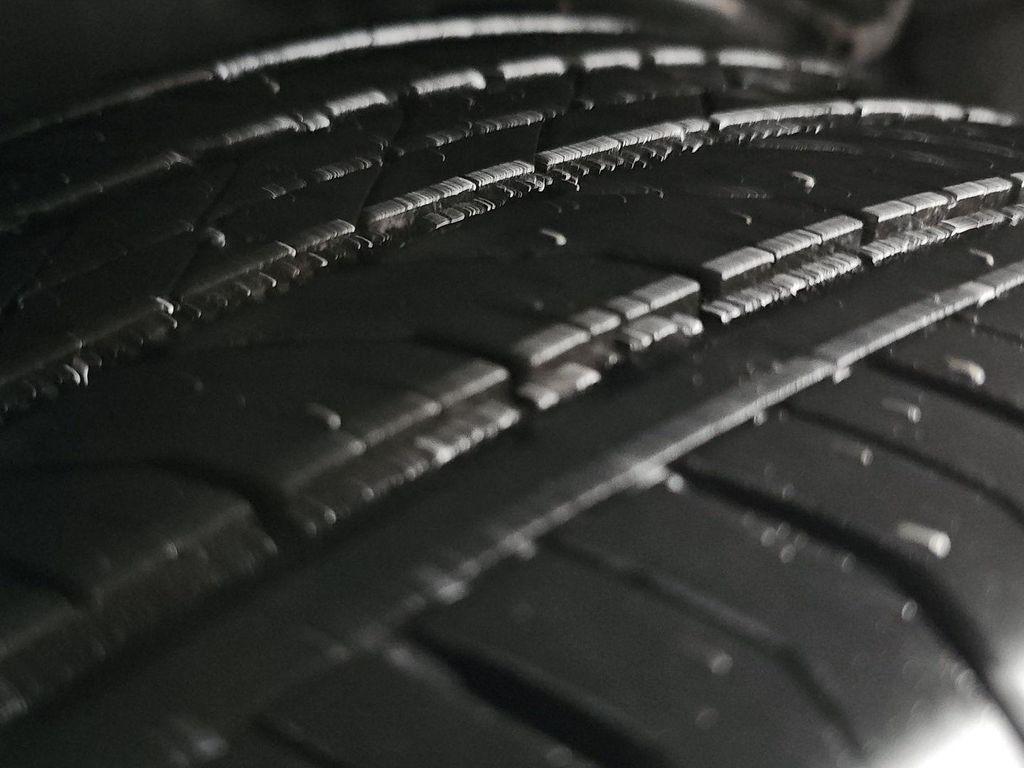 used 2025 Buick Envision car, priced at $28,990