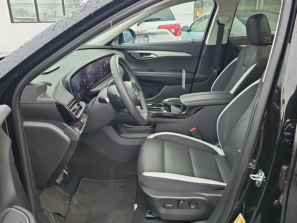 used 2025 Buick Envision car, priced at $33,790