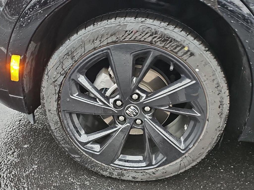 used 2025 Buick Envision car, priced at $33,790