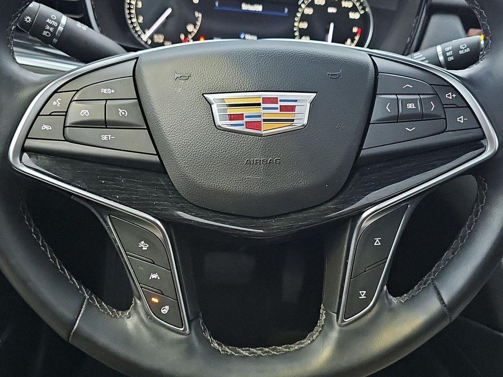 used 2025 Cadillac XT5 car, priced at $41,990