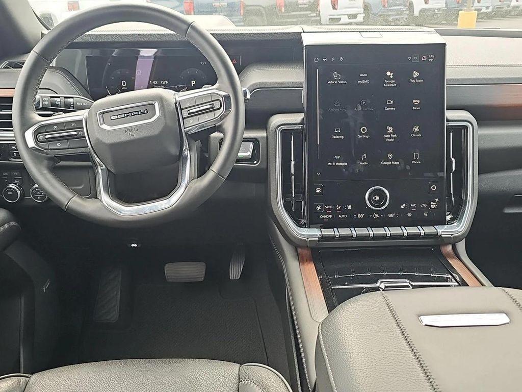 used 2025 GMC Yukon car, priced at $69,990