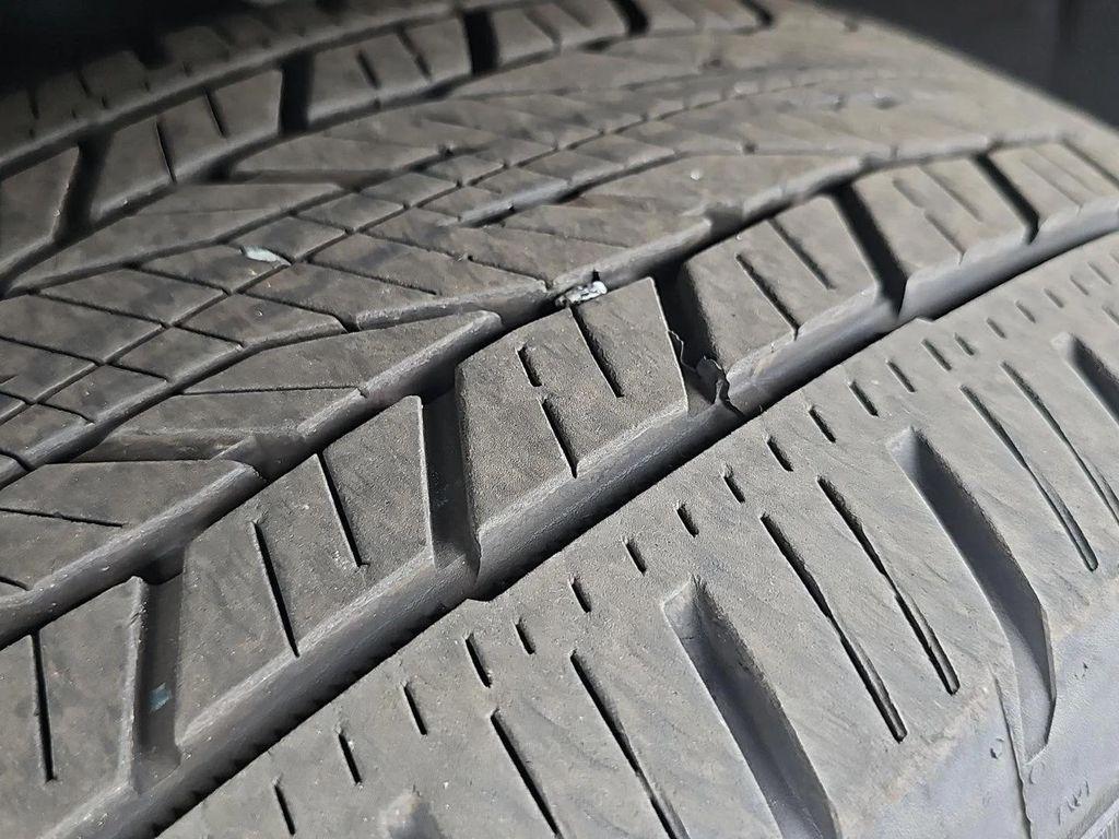 used 2025 GMC Yukon car, priced at $69,990