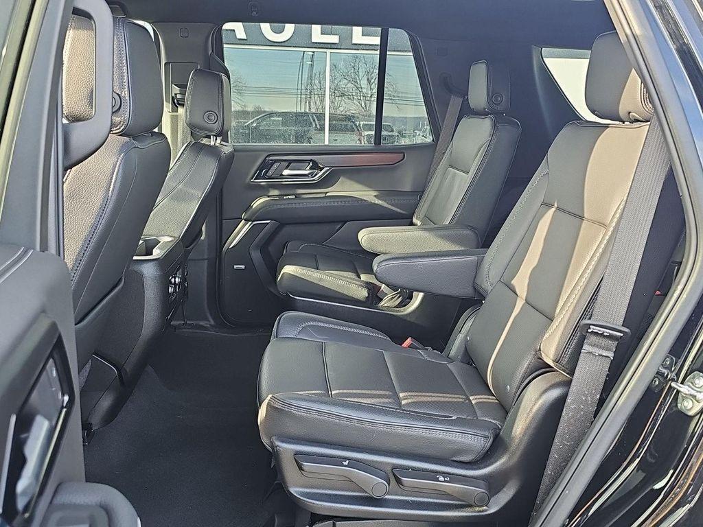 used 2025 GMC Yukon car, priced at $68,000