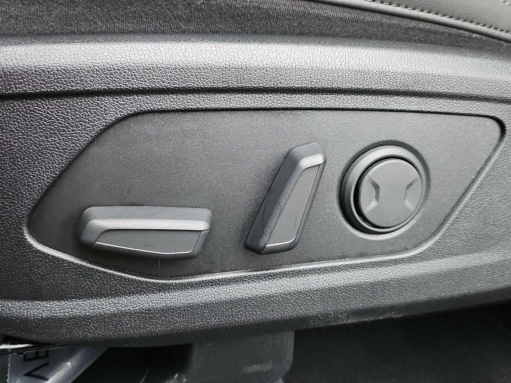 2024 Dawning Red Kia Sorento