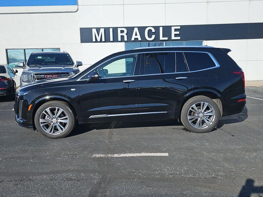 used 2025 Cadillac XT6 car, priced at $42,990